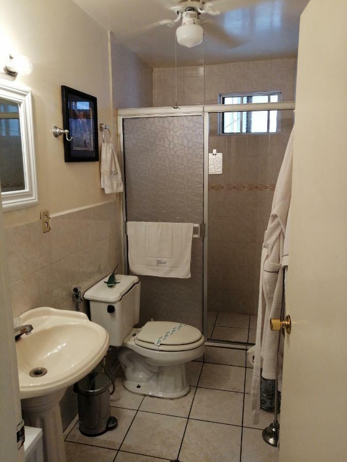 Pied-A-Terre Center Of Tijuana Apartment Exterior foto